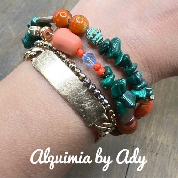 Layered beaded wrap bracelet with malachite - Picture 3 of 3